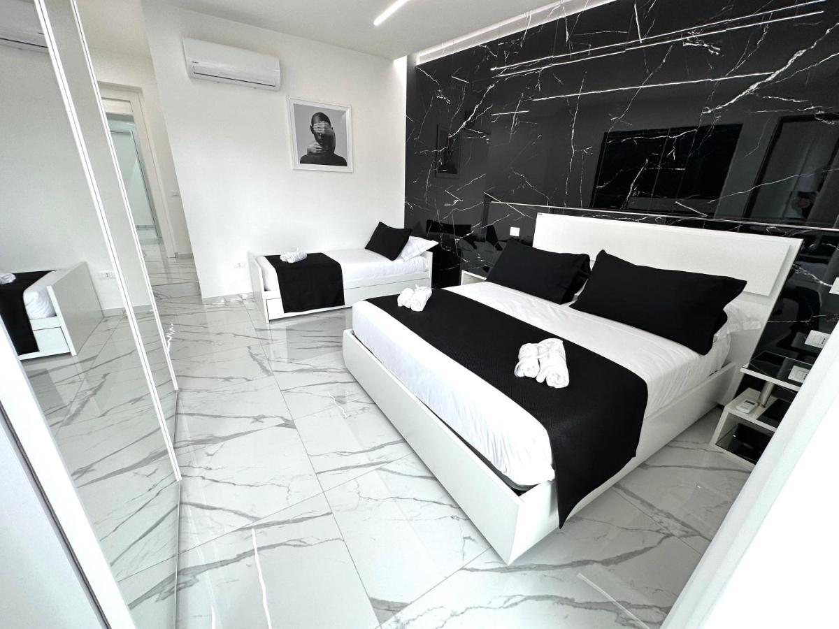 White Elegance Luxury B&B Caserta Esterno foto