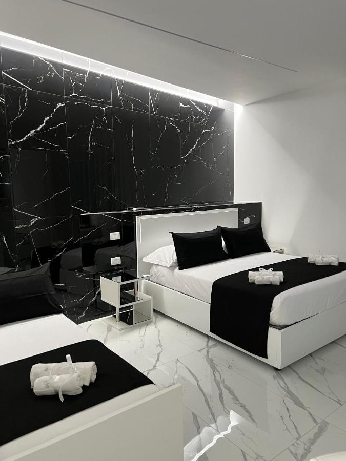 White Elegance Luxury B&B Caserta Esterno foto