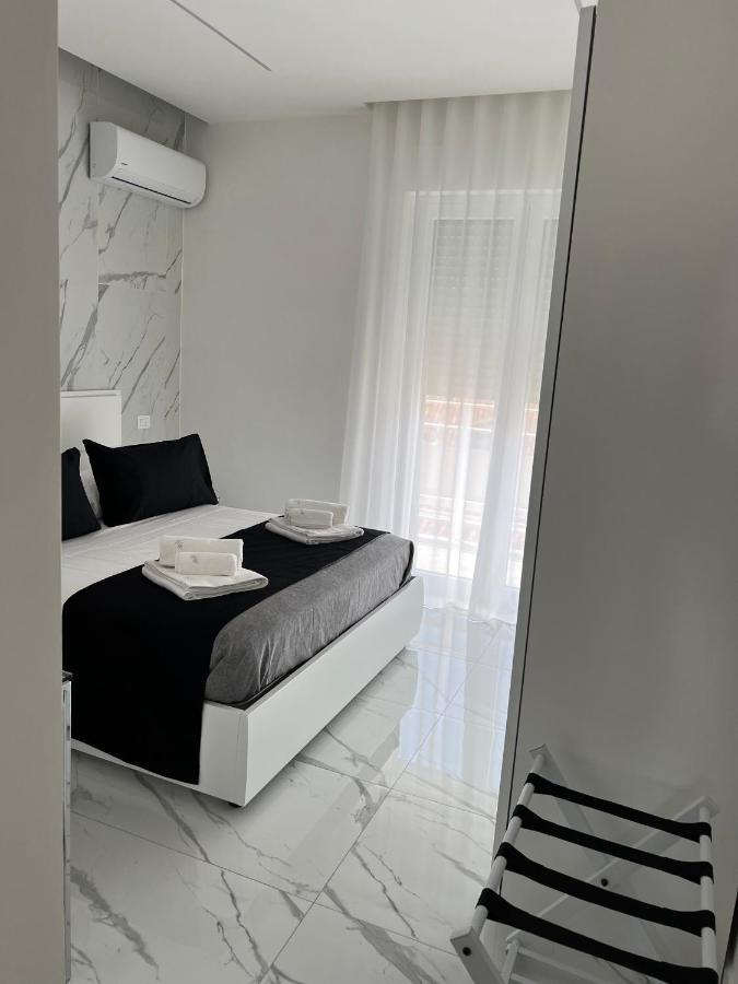 White Elegance Luxury B&B Caserta Esterno foto