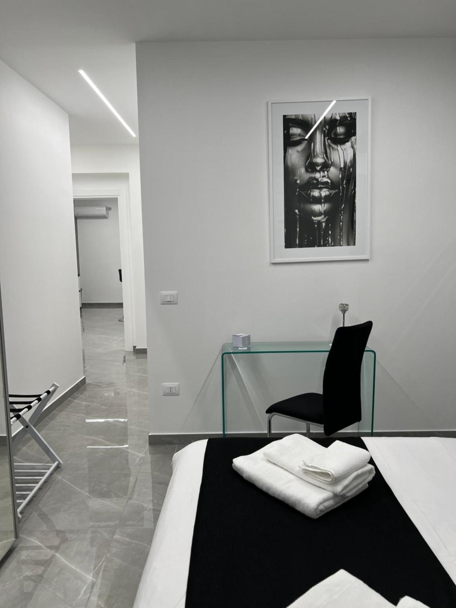 White Elegance Luxury B&B Caserta Esterno foto