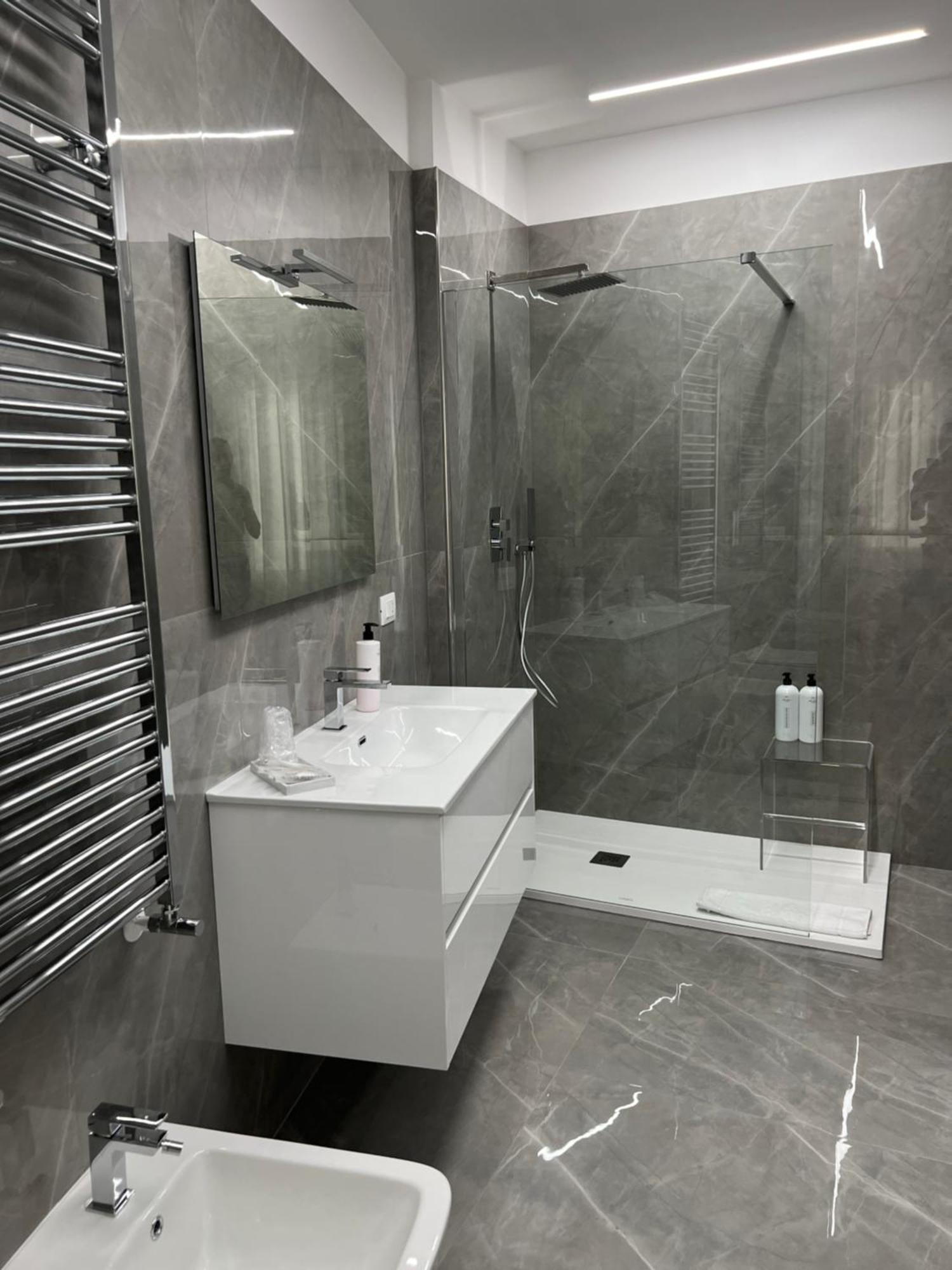 White Elegance Luxury B&B Caserta Esterno foto