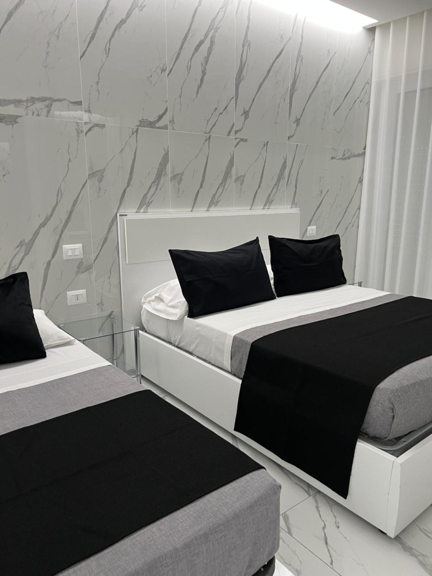 White Elegance Luxury B&B Caserta Esterno foto